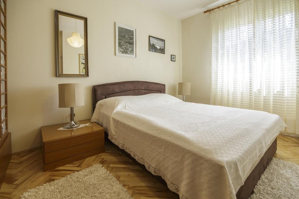 Apartments Popaj Komiža Buitenkant foto